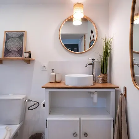 Joli Dans Les Collines *