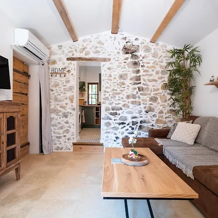 Дом отдыха Joli Dans Les Collines *