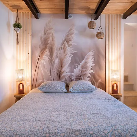 Joli Dans Les Collines Holiday home Toulon