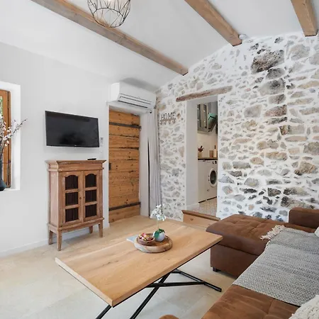 Joli Dans Les Collines * Тулон